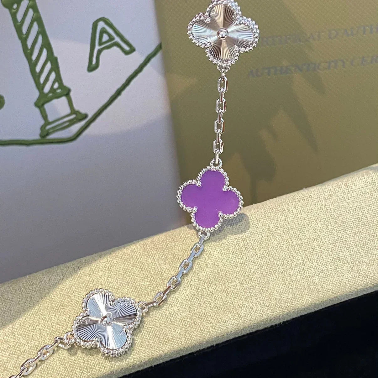 [Auream] CLOVER 5 MOTIF VIOLET BRACELET COLLECTION