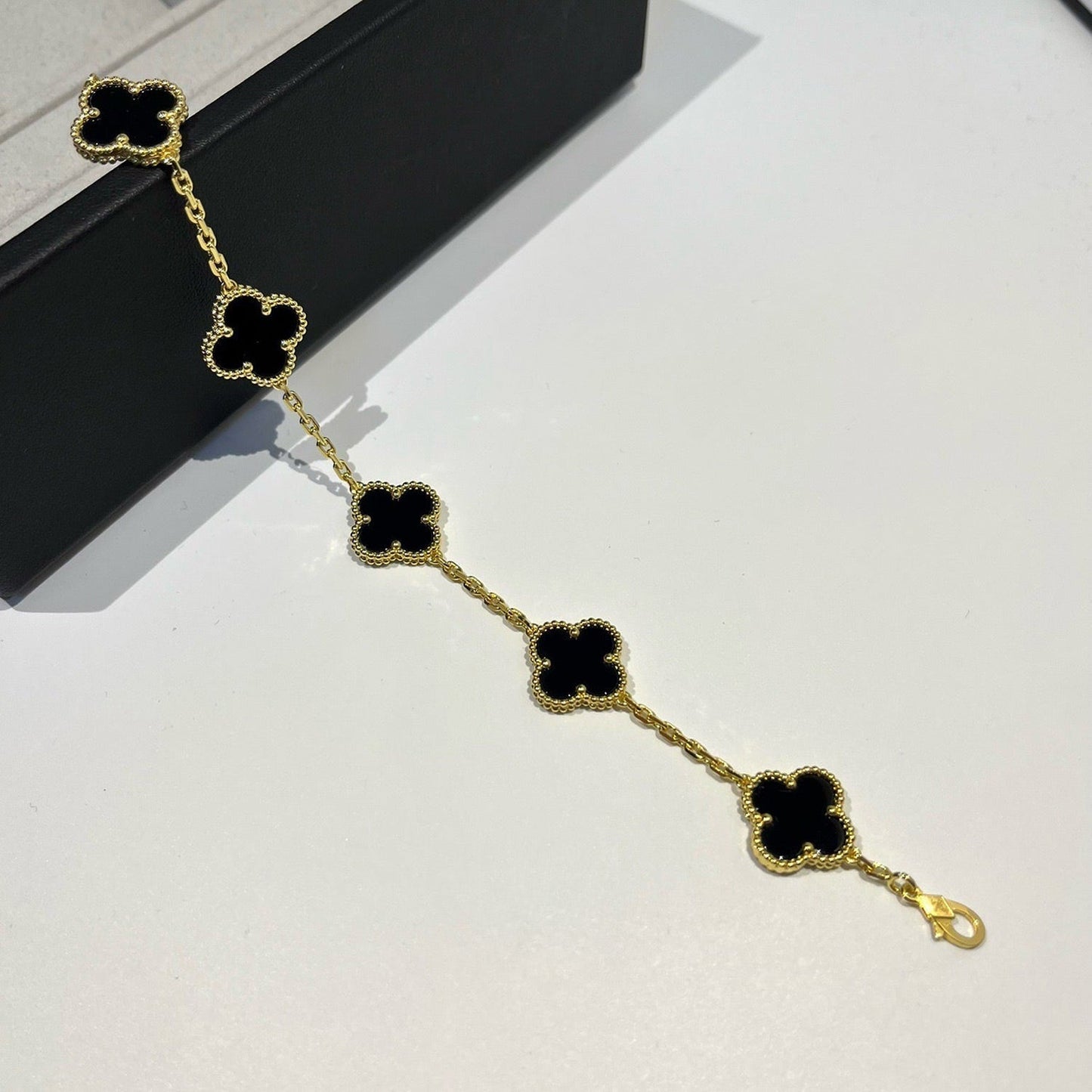 [Auream] CLOVER 5 MOTIF ONYXS BRACELET COLLECTION