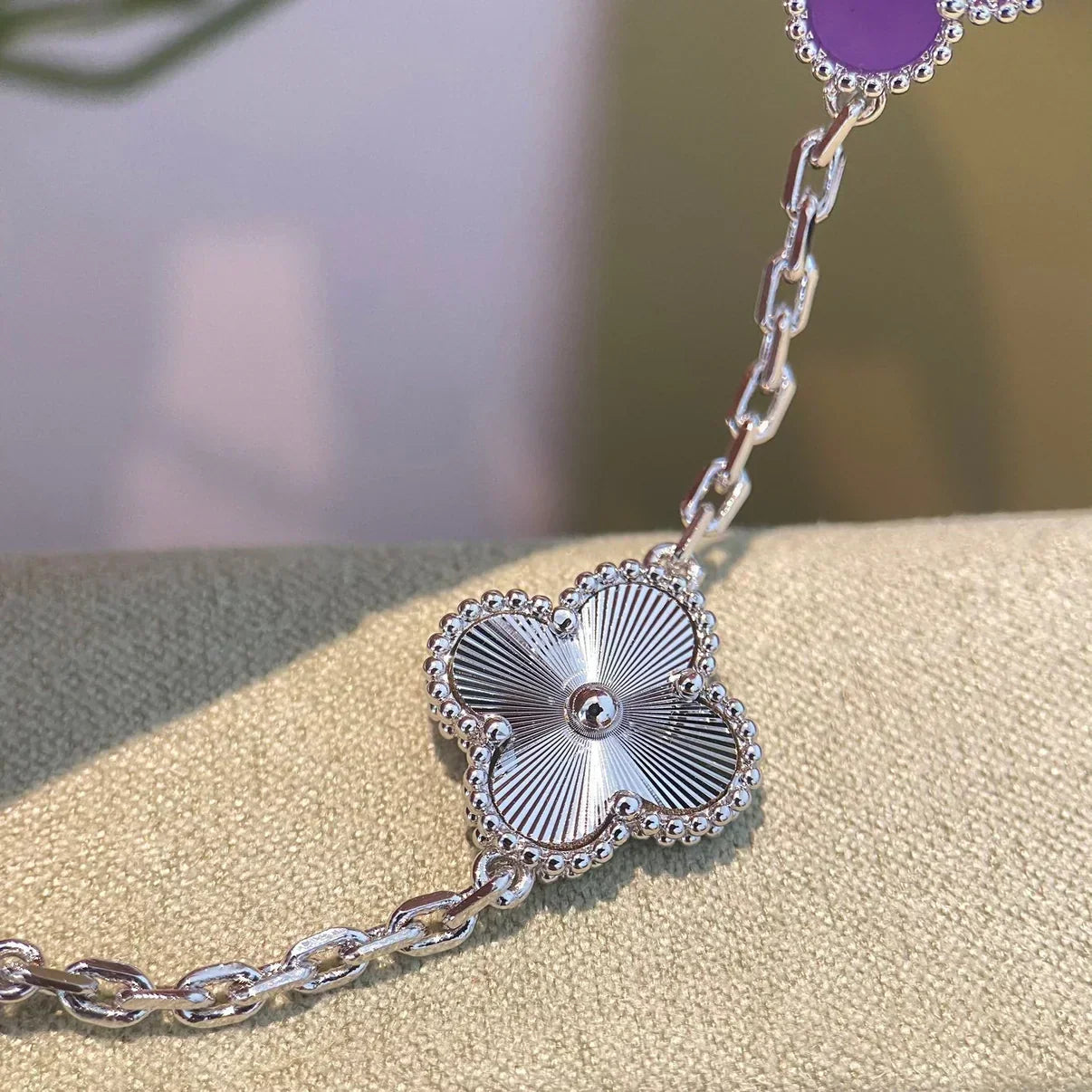 [Auream] CLOVER 5 MOTIF VIOLET BRACELET COLLECTION