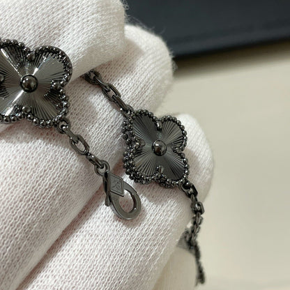 [Auream]CLOVER 5 MOTIF BLACK BRACELET