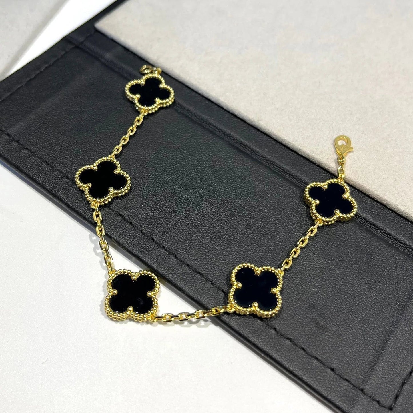 [Auream] CLOVER 5 MOTIF ONYXS BRACELET COLLECTION