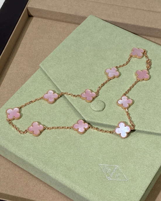 [Auream Jewellery] Pink Necklace with Ten Clover Designs