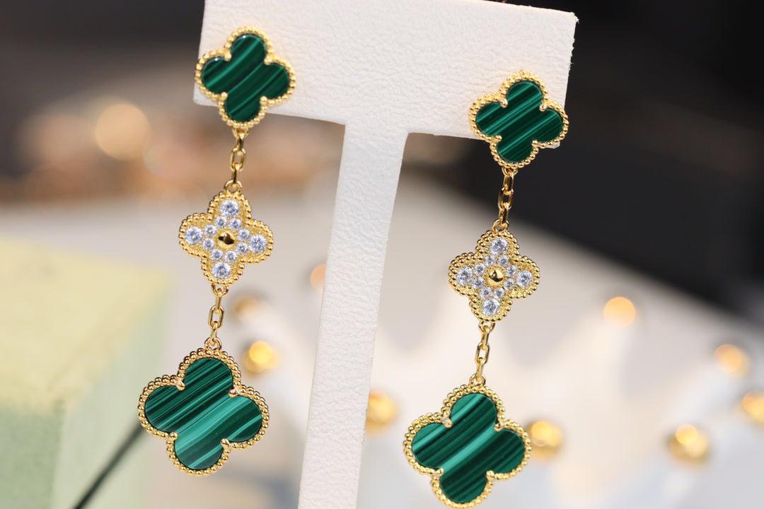 [Auream]CLOVER EARRINGS GOLD MALACHITE DIAMOND 3 MOTIF