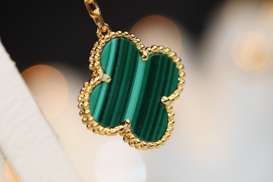 [Auream]CLOVER EARRINGS GOLD MALACHITE DIAMOND 3 MOTIF
