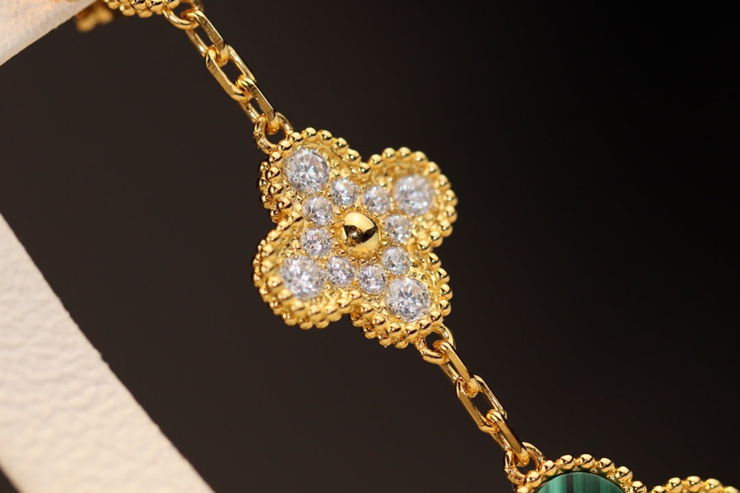 [Auream]CLOVER EARRINGS GOLD MALACHITE DIAMOND 3 MOTIF