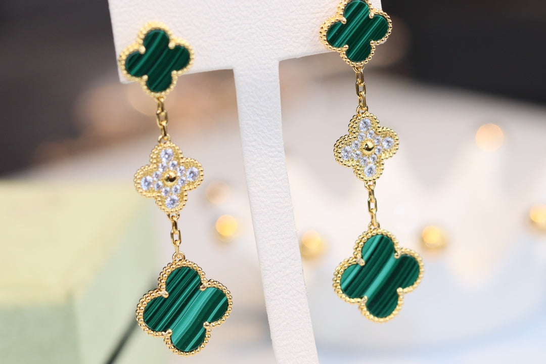 [Auream]CLOVER EARRINGS GOLD MALACHITE DIAMOND 3 MOTIF