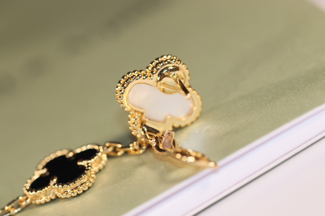 [Auream]CLOVER EARRINGS GOLD ONYX MOP 3 MOTIF