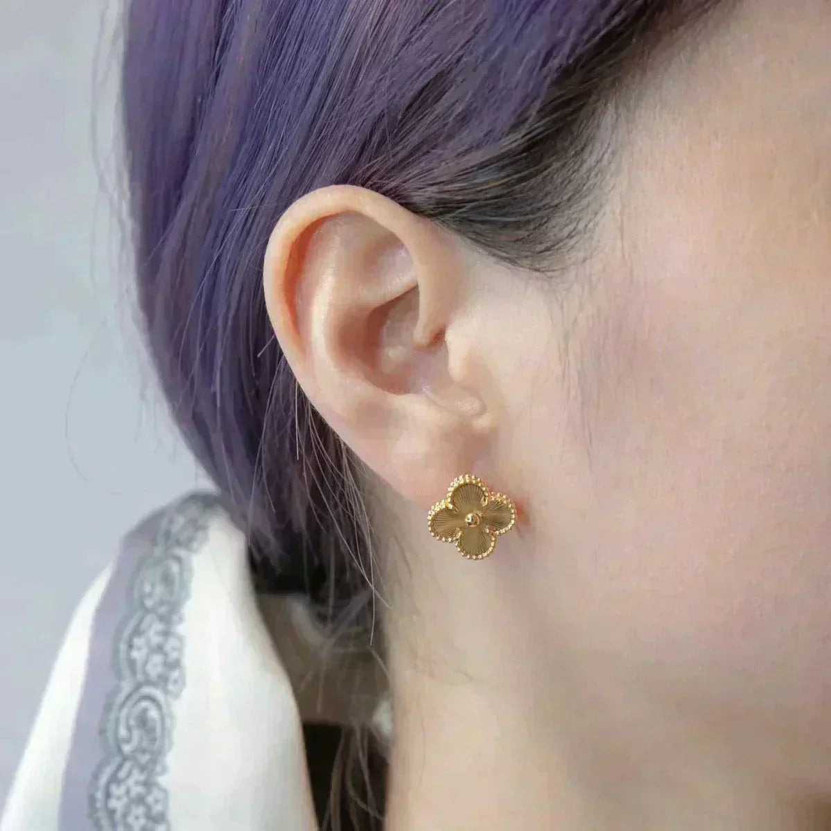 [Auream]CLOVER MEDIUM 1 MOTIFS LASER EARRINGS
