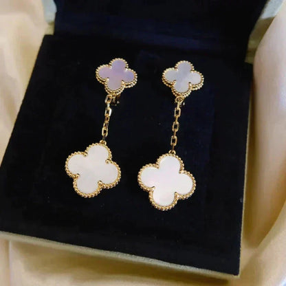 [Auream]CLOVER 2 MOTIF WHITE MOP EARRINGS