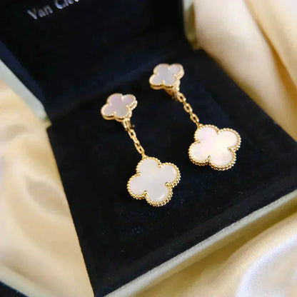 [Auream]CLOVER 2 MOTIF WHITE MOP EARRINGS