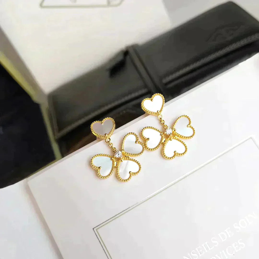 [Auream]CLOVER SWEET WHITE MOP EARRINGS