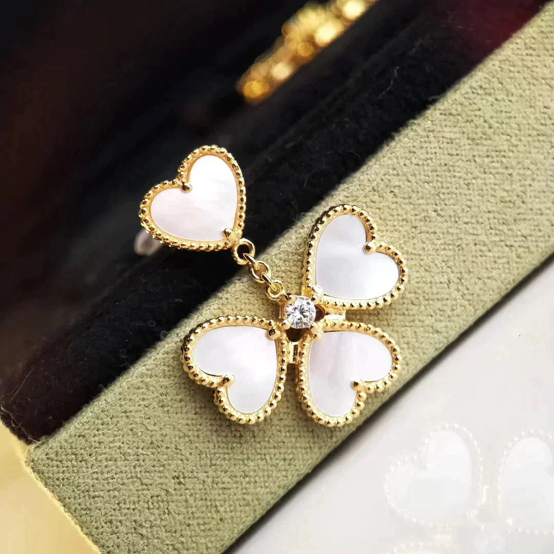 [Auream]CLOVER SWEET WHITE MOP EARRINGS