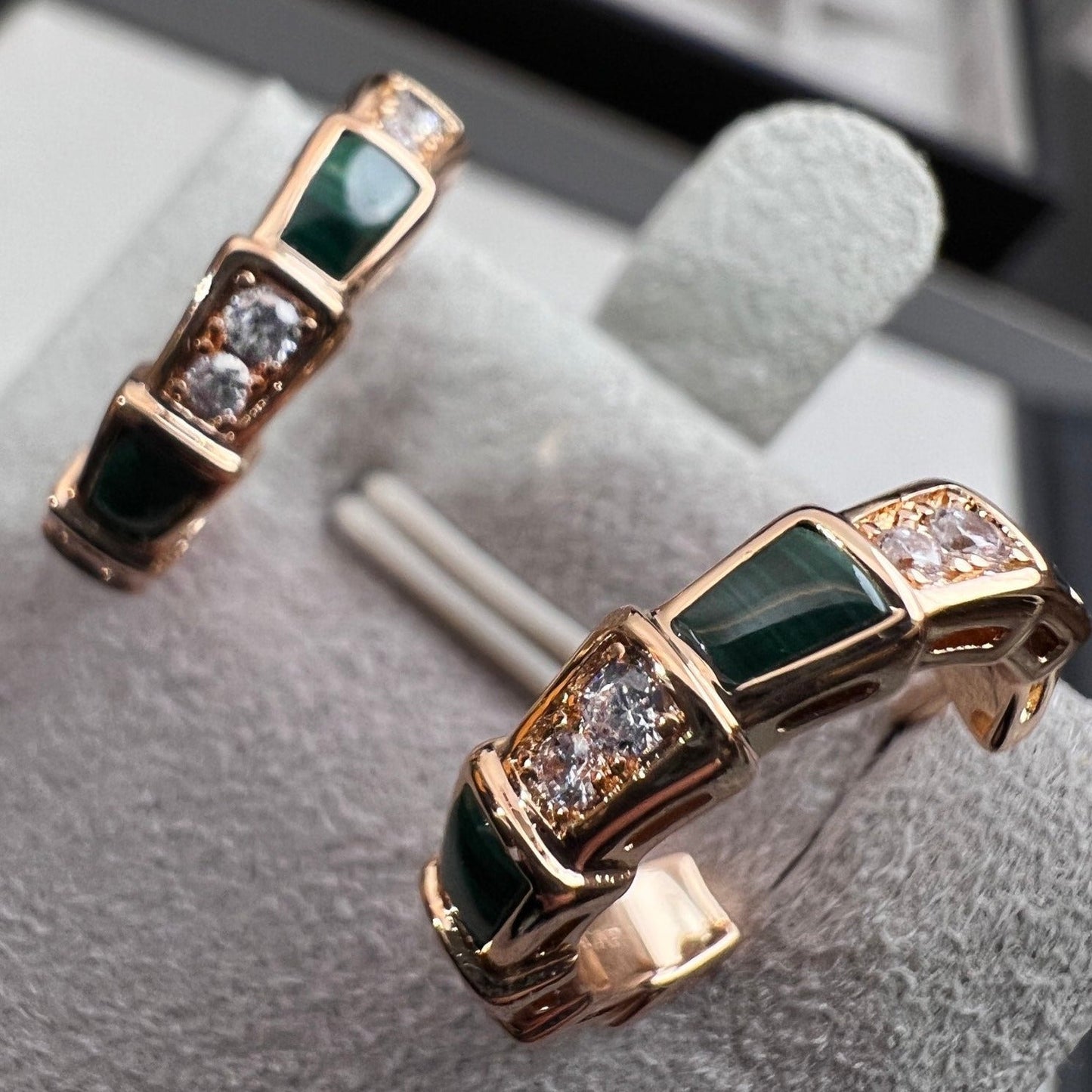 [Auream]SERPENTI MALACHITE PINK GOLD EARRINGS