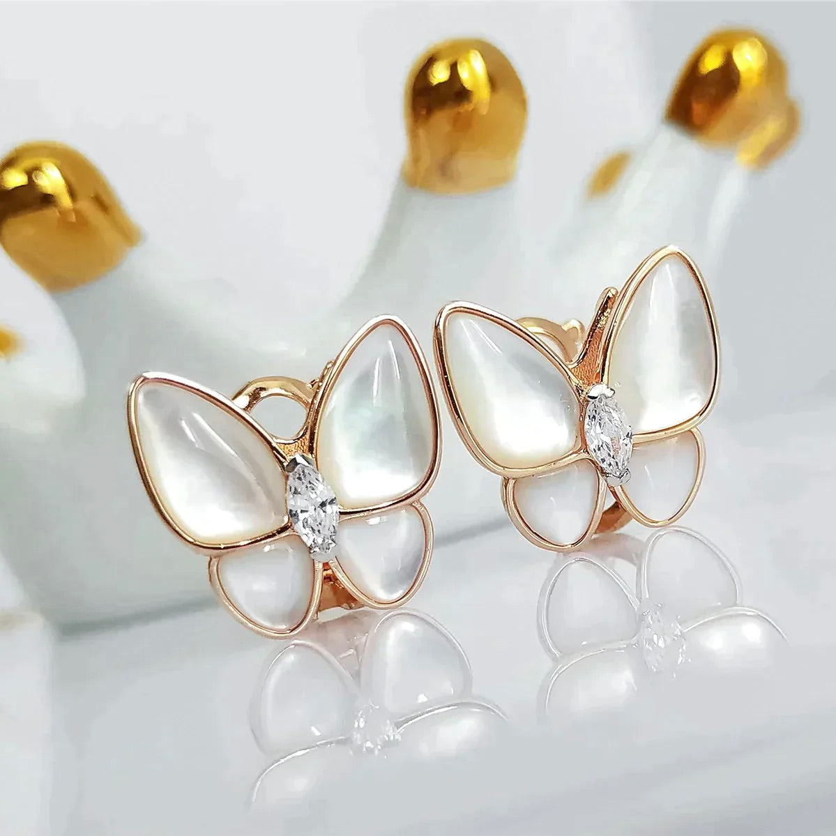 [Auream]BUTTERFLY MOP DIAMOND EARRINGS