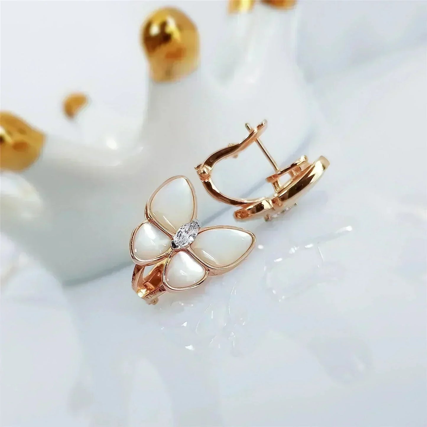 [Auream]BUTTERFLY MOP DIAMOND EARRINGS