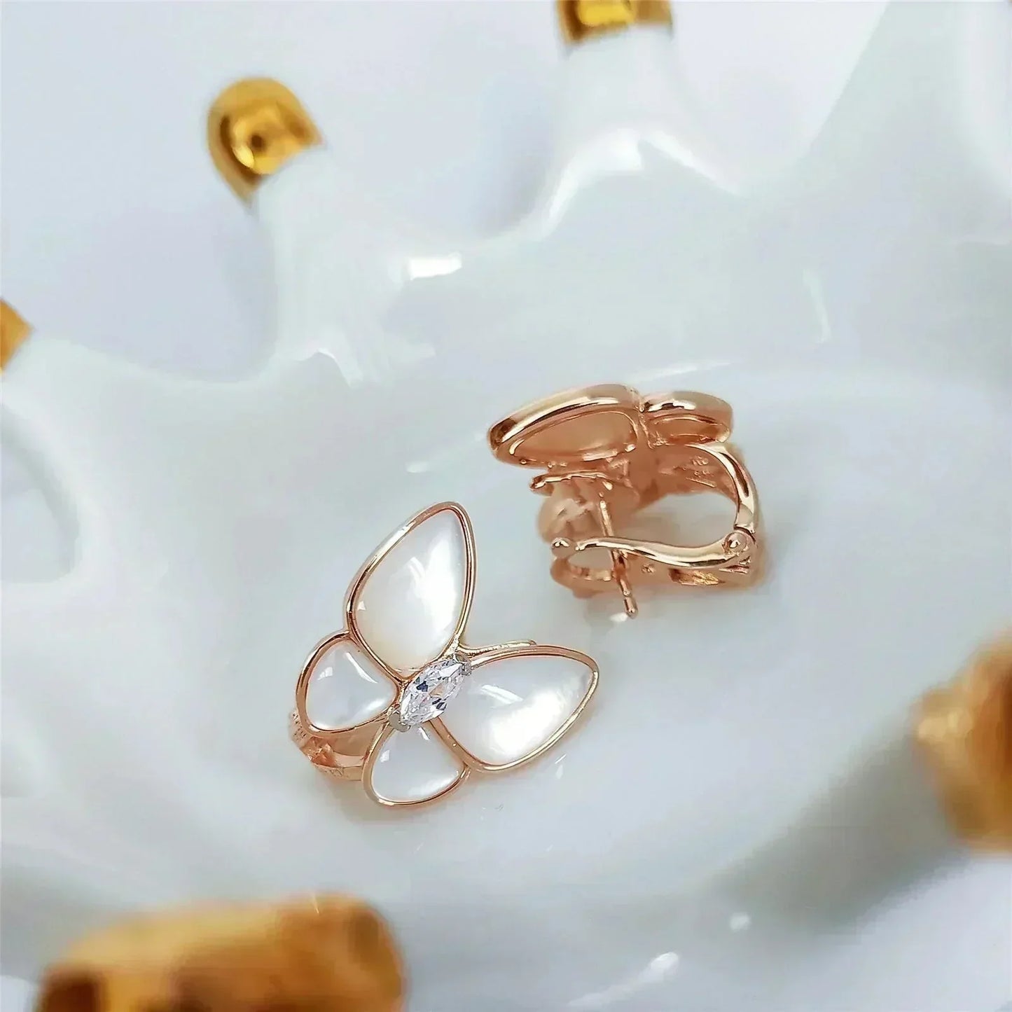 [Auream]BUTTERFLY MOP DIAMOND EARRINGS