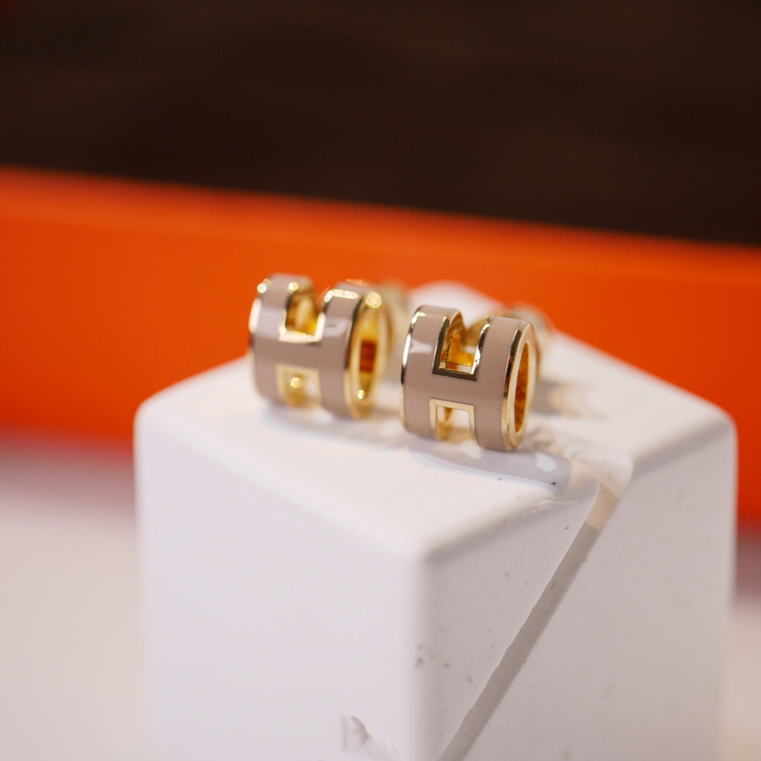 [Auream]MINI POP H GOLD EARRINGS GREY