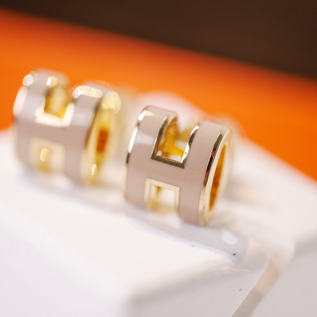 [Auream]MINI POP H GOLD EARRINGS GREY
