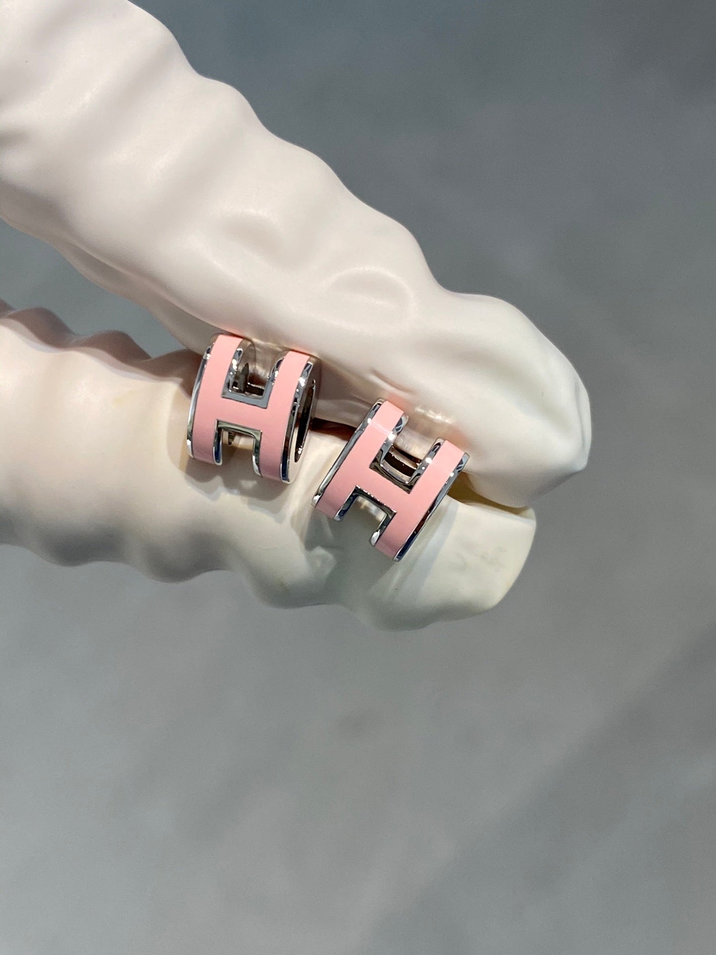 [Auream]MINI POP H SILVER EARRINGS PINK