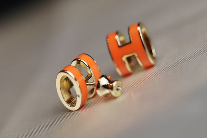 [Auream]MINI POP H EARRINGS ORANGE
