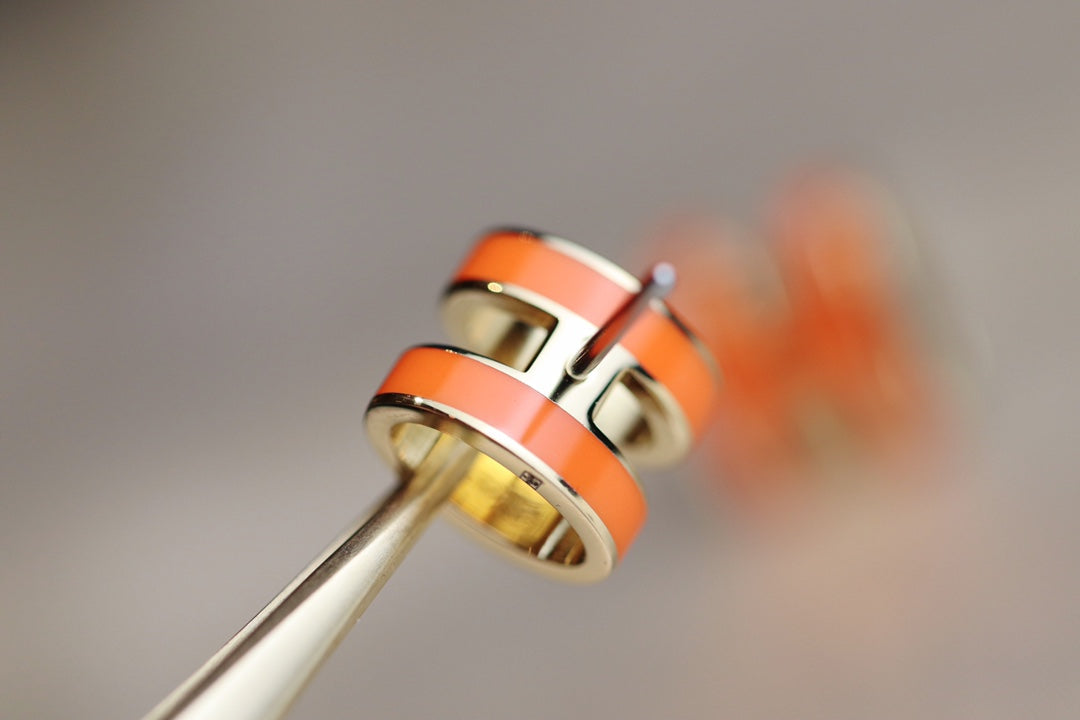 [Auream]MINI POP H EARRINGS ORANGE