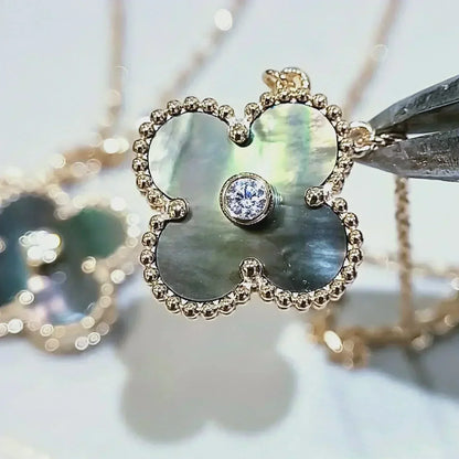 [Auream]CLOVER 15MM DIAMOND AND MOTHER-OF-GREY NECKLACE