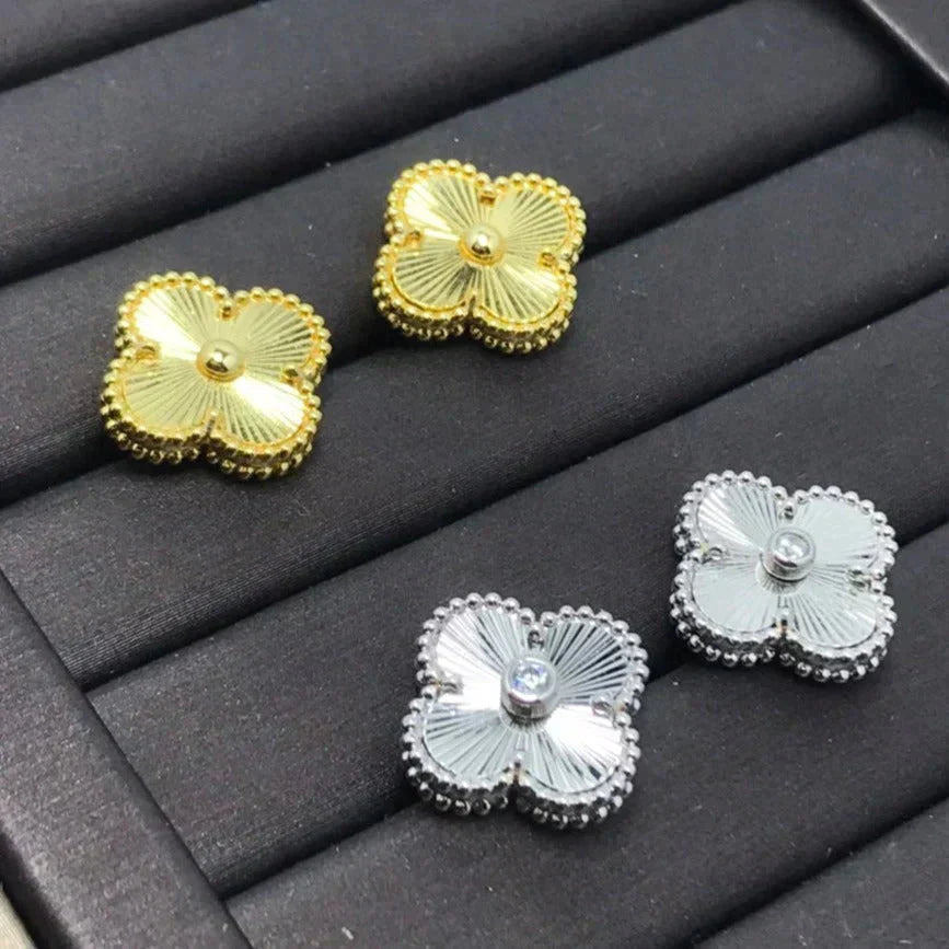 [Auream]CLOVER MINI 9.5MM LASER EARRINGS