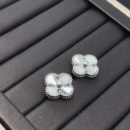 [Auream]CLOVER MINI 9.5MM LASER EARRINGS