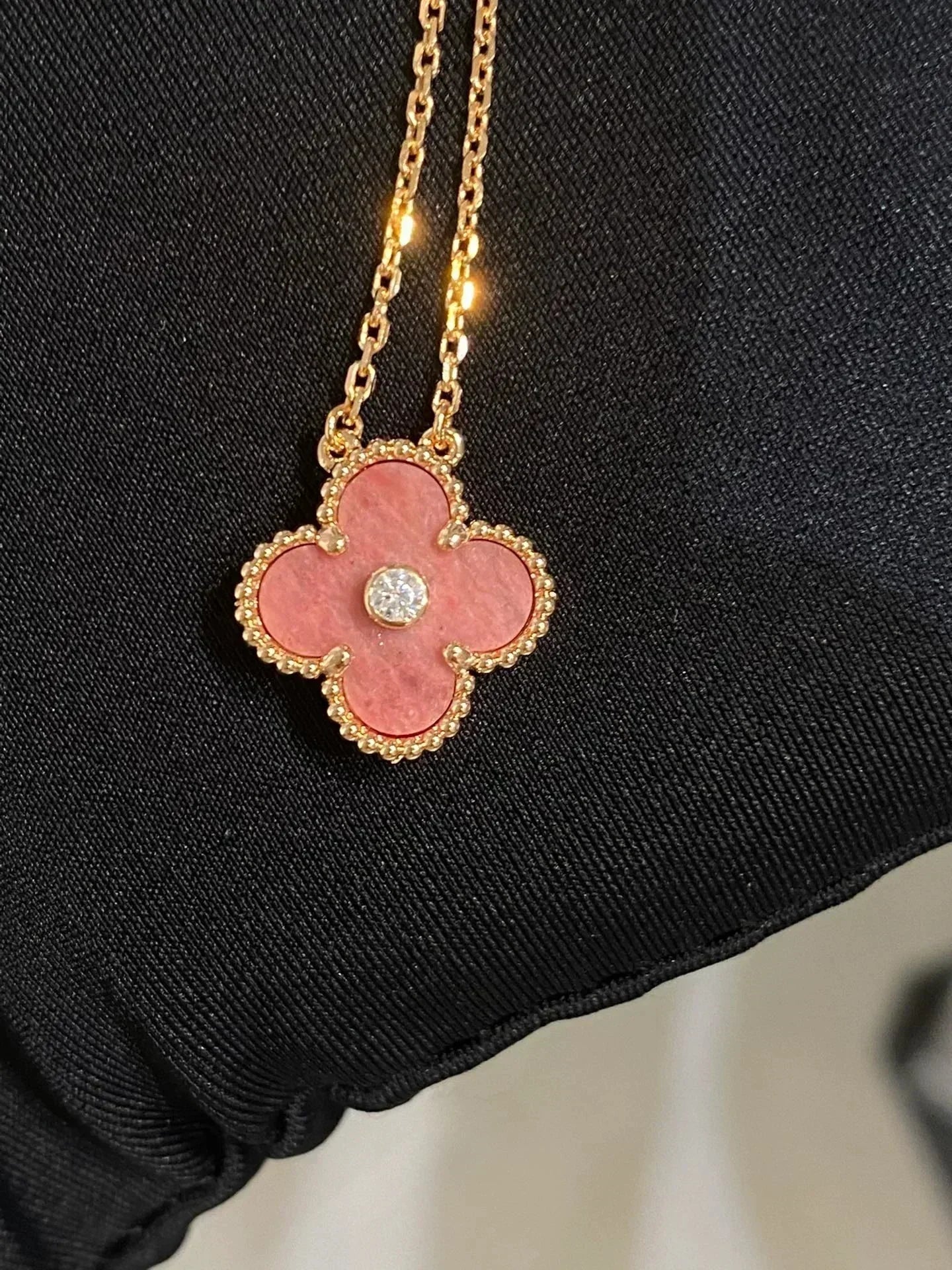 [Auream]CLOVER 15MM DIAMOND RHODONITE NECKLACE