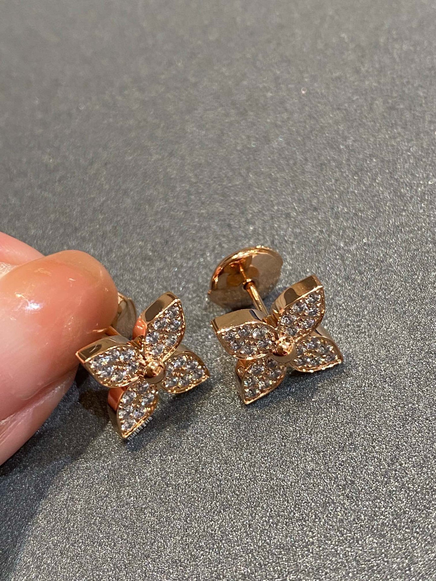 [Auream]STAR DIAMOND EARRINGS