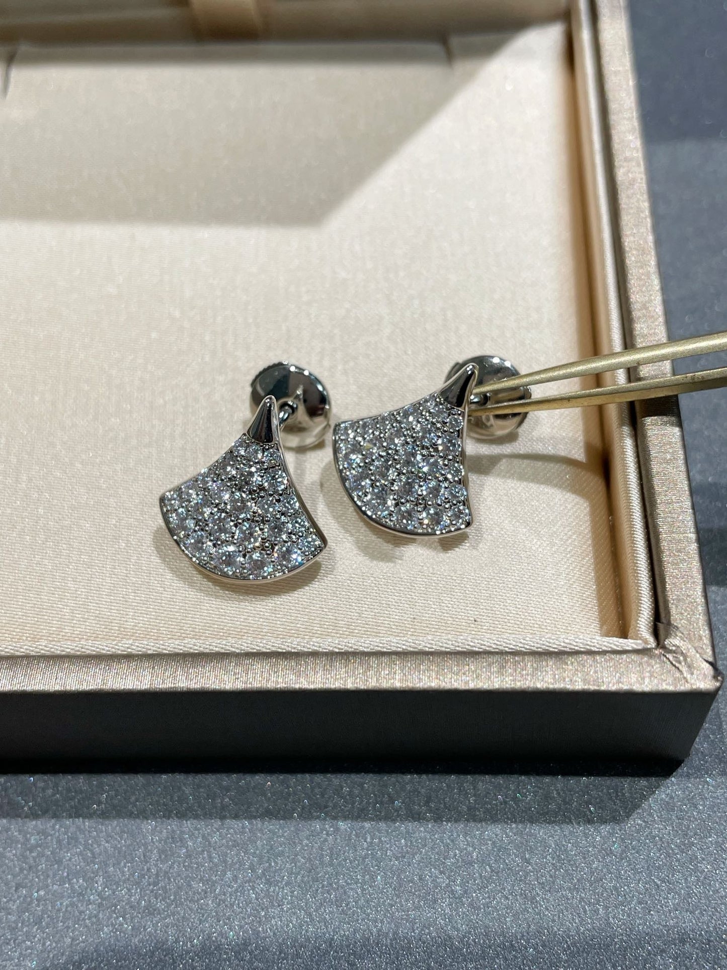 [Auream]DREAM STUD EARRINGS DIAMOND