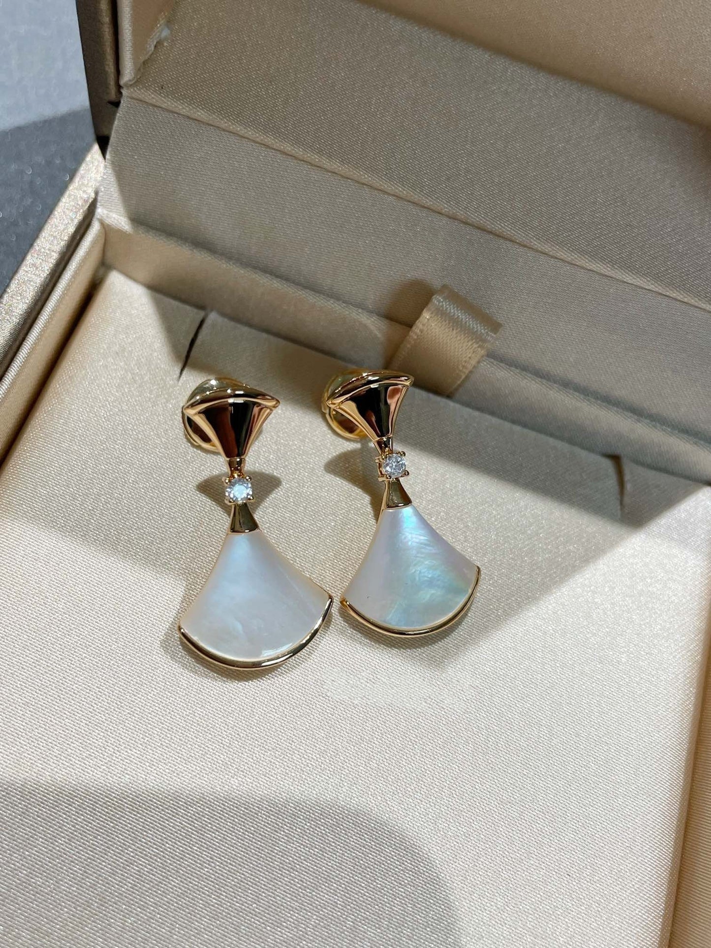 [Auream]DREAM MOP 1 DIAMOND EARRINGS