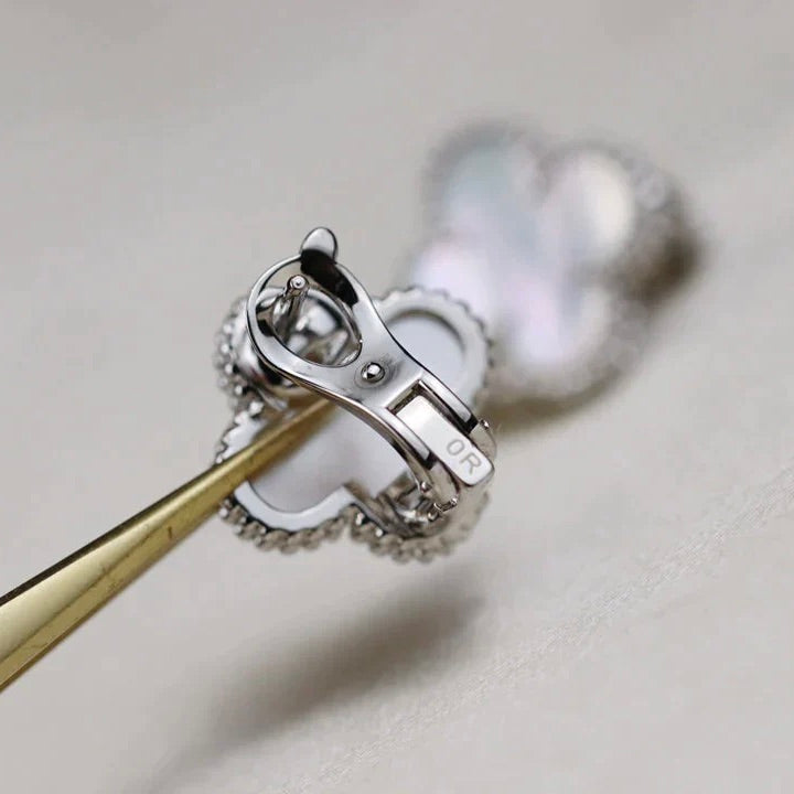 [Auream]CLOVER MEDIUM 1 MOTIFS  WHITE MOP EARRINGS SILVER