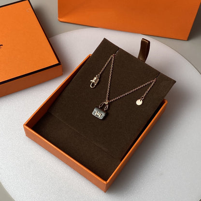 [Auream]CONSTANCE BLACK PEDANT PINK GOLD NECKLACE