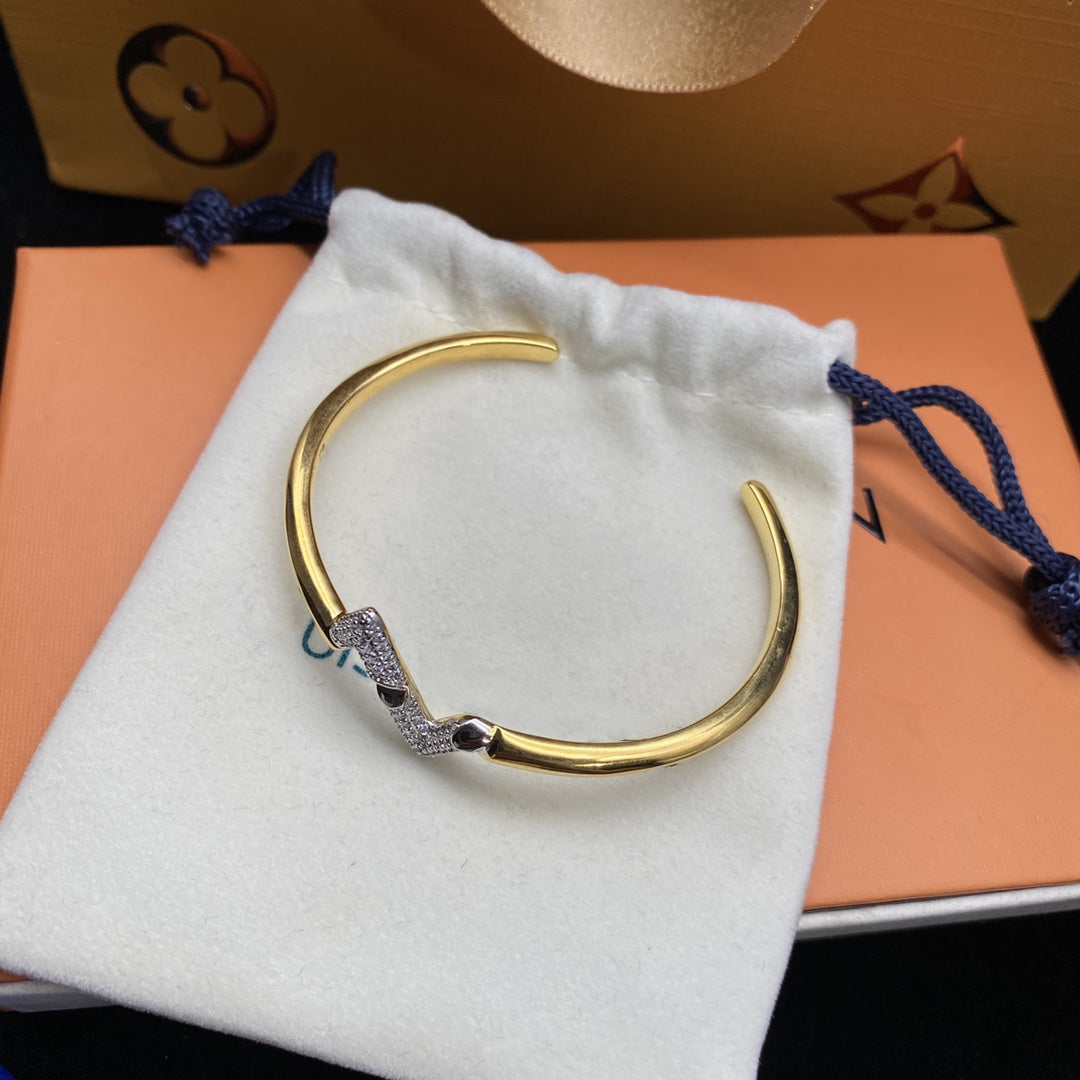 [Auream]VOLTE UPSITE DOWN DIAMOND GOLD OPEN BRACELET
