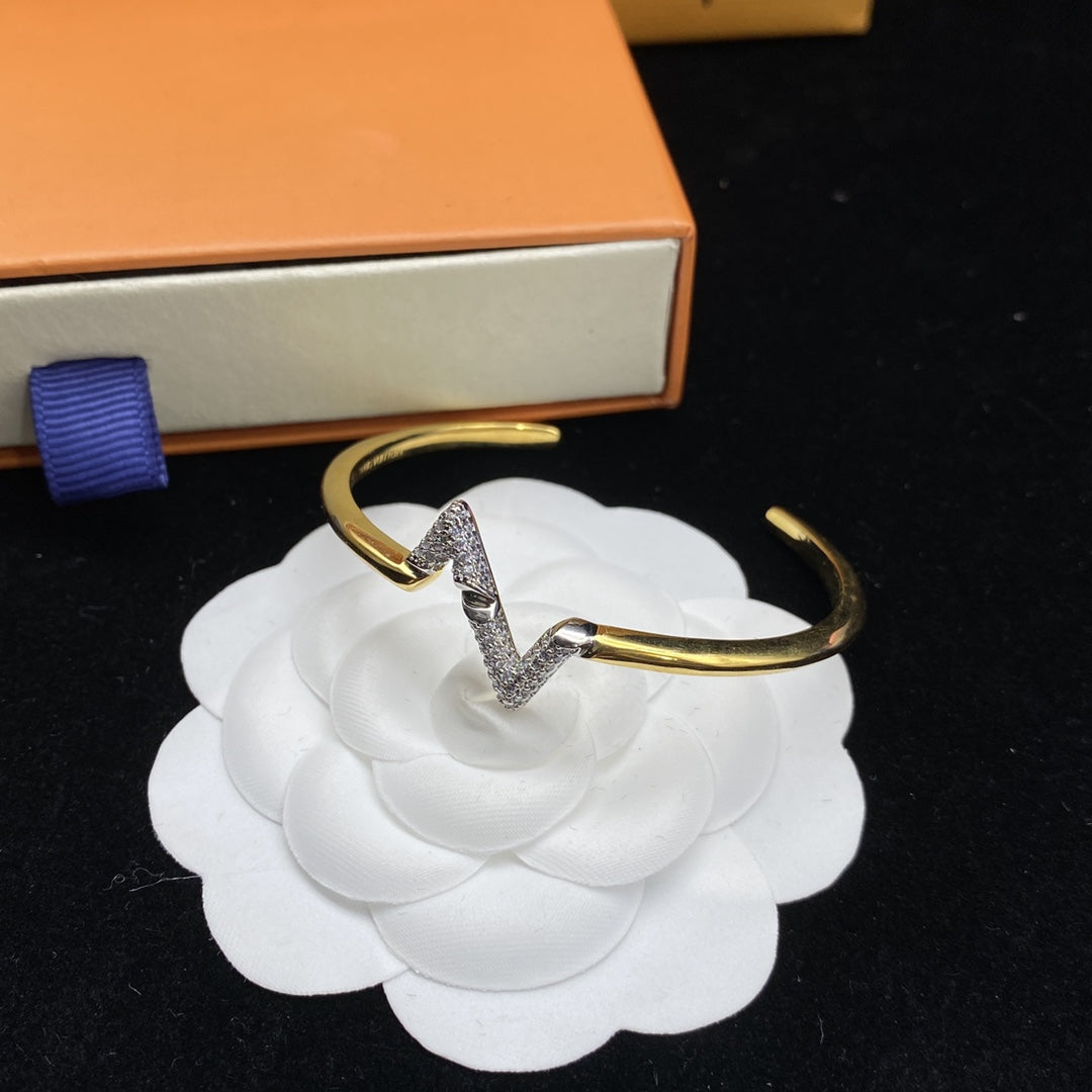 [Auream]VOLTE UPSITE DOWN DIAMOND GOLD OPEN BRACELET