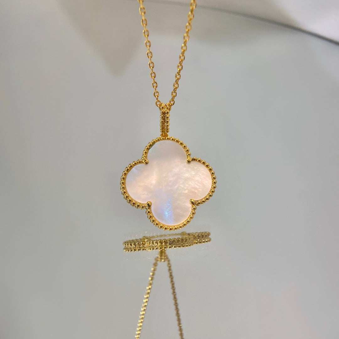 [Auream]CLOVER 25MM MOP LARGE PENDANT NECKLACE