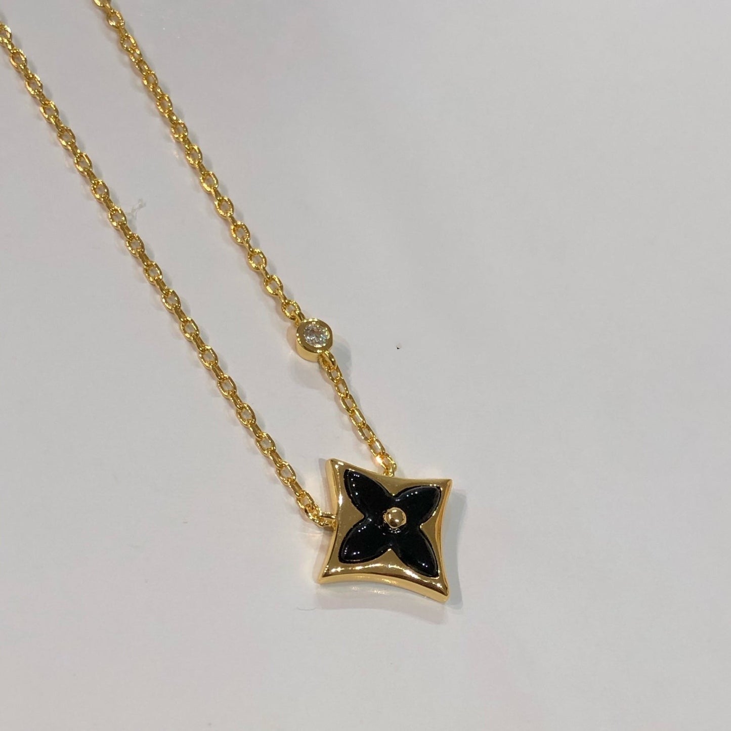 [Auream]STAR BLACK MOP NECKLACE