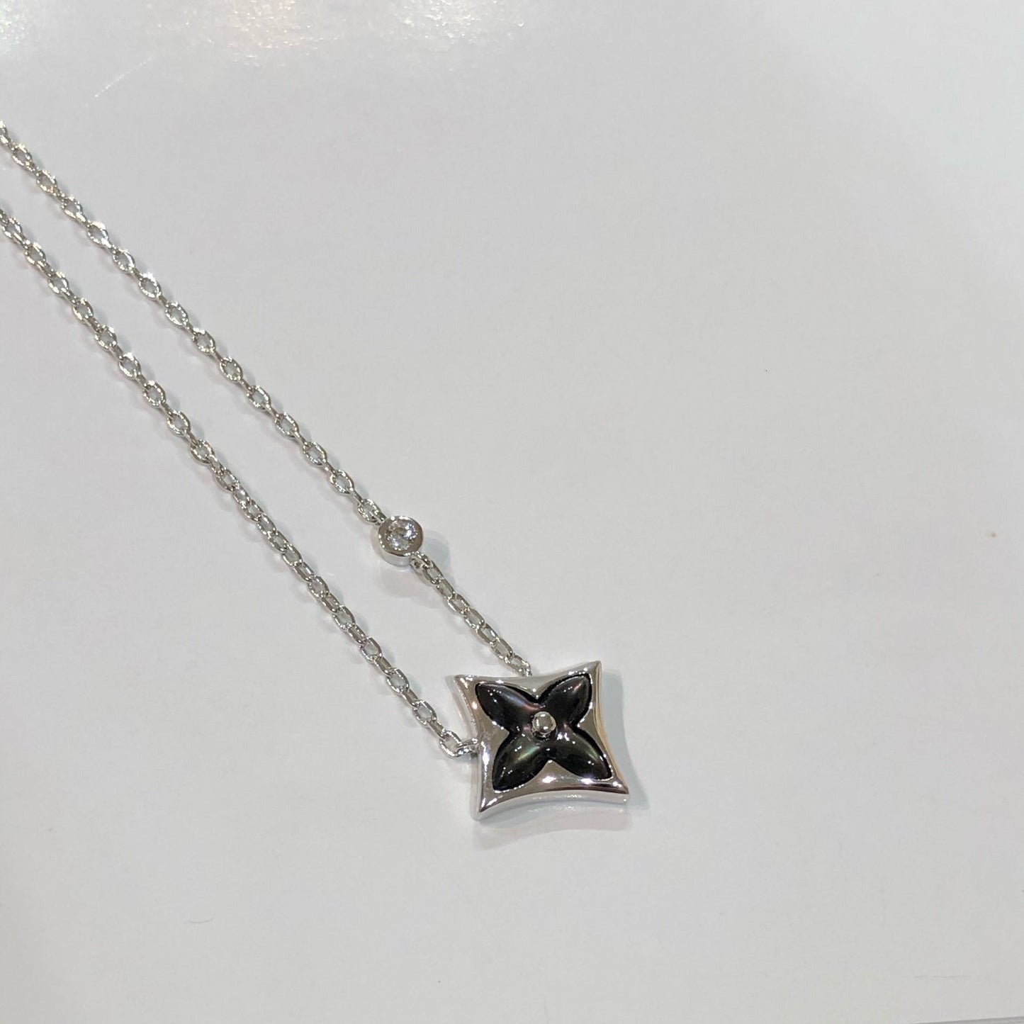 [Auream]STAR BLACK MOP NECKLACE