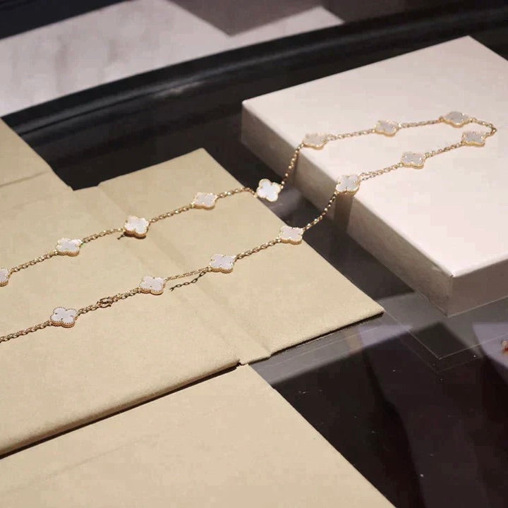 [Auream]CLOVER 20 MOTIFS WHITE MOP NECKLACE
