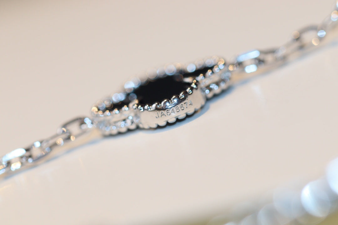 [Auream]CLOVER 20 MOTIFS ONYX DIAMOND SILVER