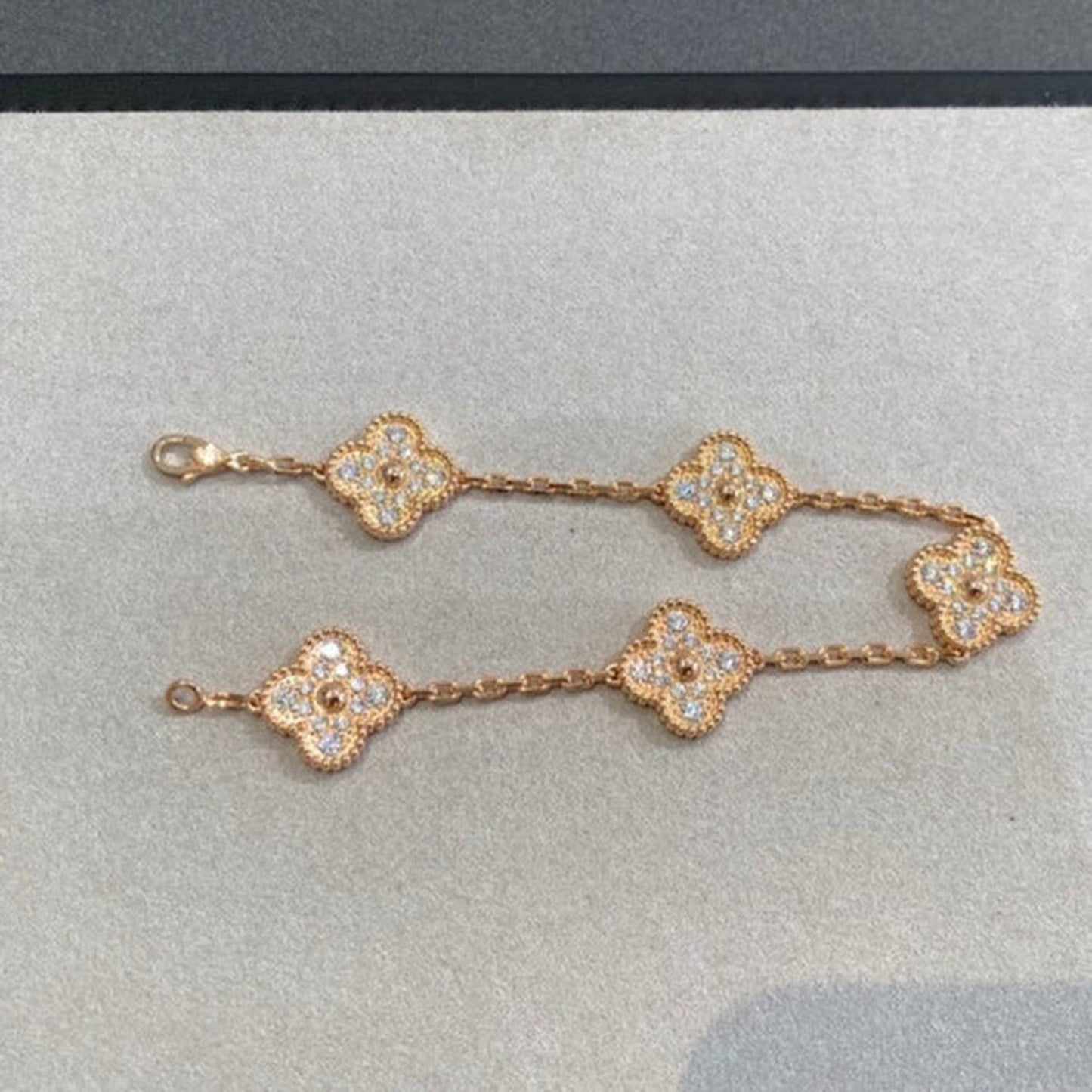 [Auream] CLOVER 5 MOTIF FULL DIAMOND BRACELET COLLECTION