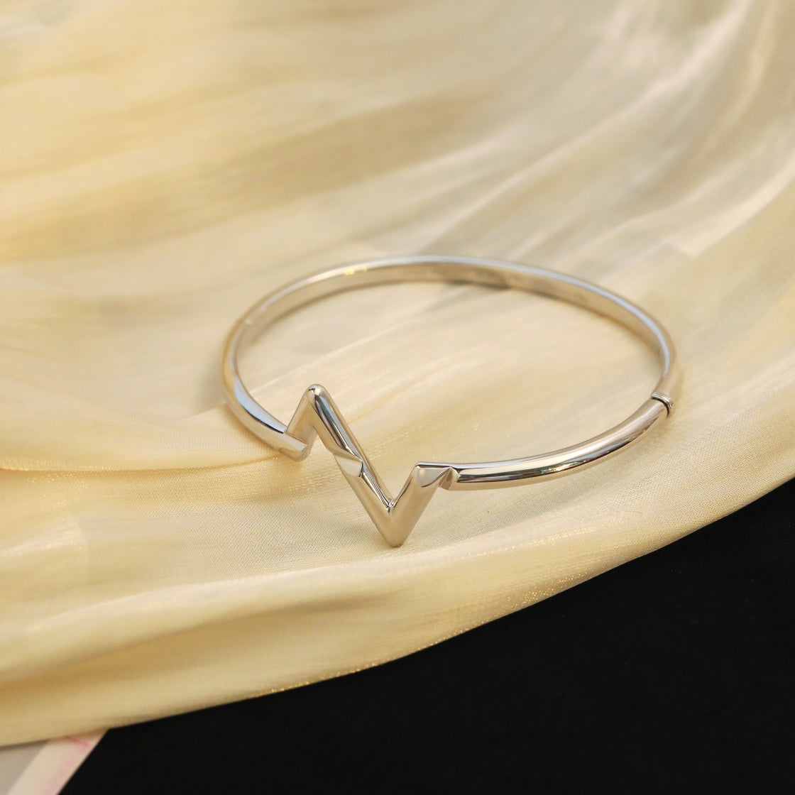 [Auream]VOLTE UPSITE DOWN BRACELET