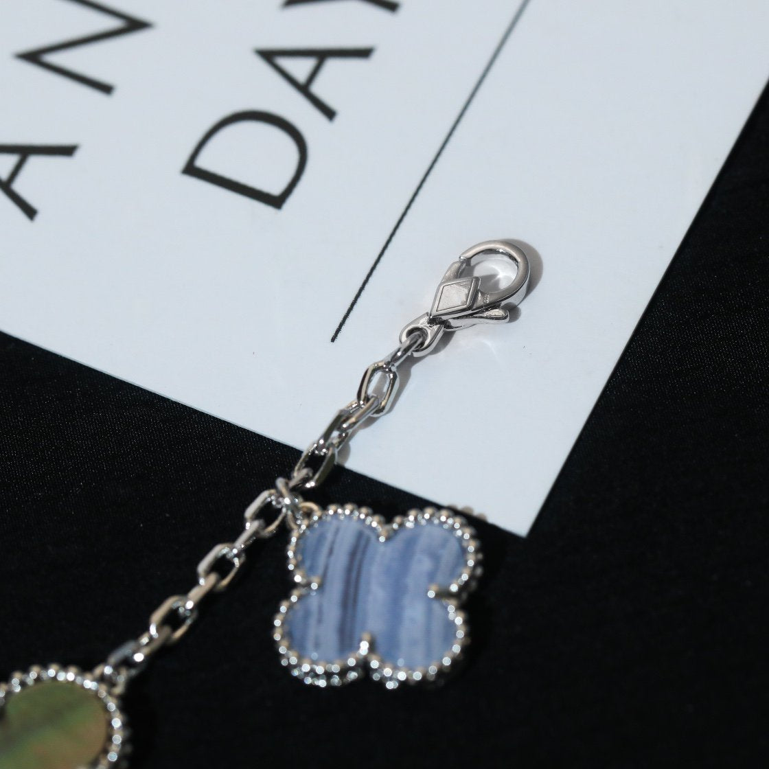 [Auream]CLOVER BRACELET 5 MOTIFS MOP CHALCEDONY SILVER