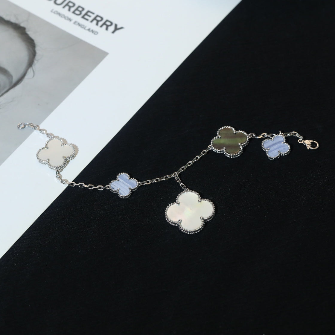 [Auream]CLOVER BRACELET 5 MOTIFS MOP CHALCEDONY SILVER