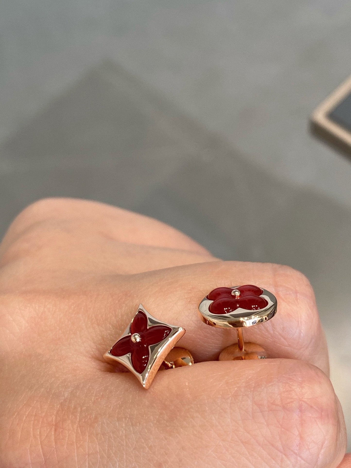 [Auream]STAR AND SUN PINK GOLD CARNELIAN STUD EARRINGS