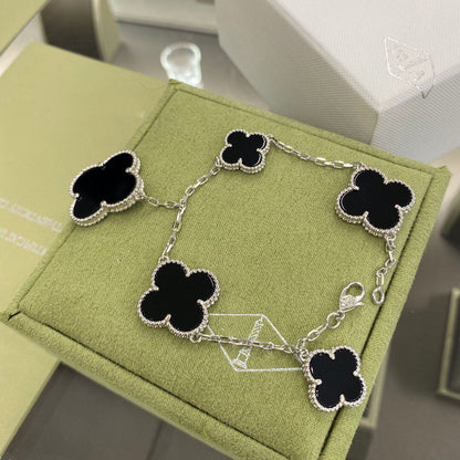 [Auream]CLOVER 5 MOTIFS SIVLER ONYX BRACELET