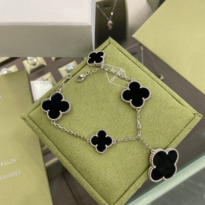 [Auream]CLOVER 5 MOTIFS SIVLER ONYX BRACELET
