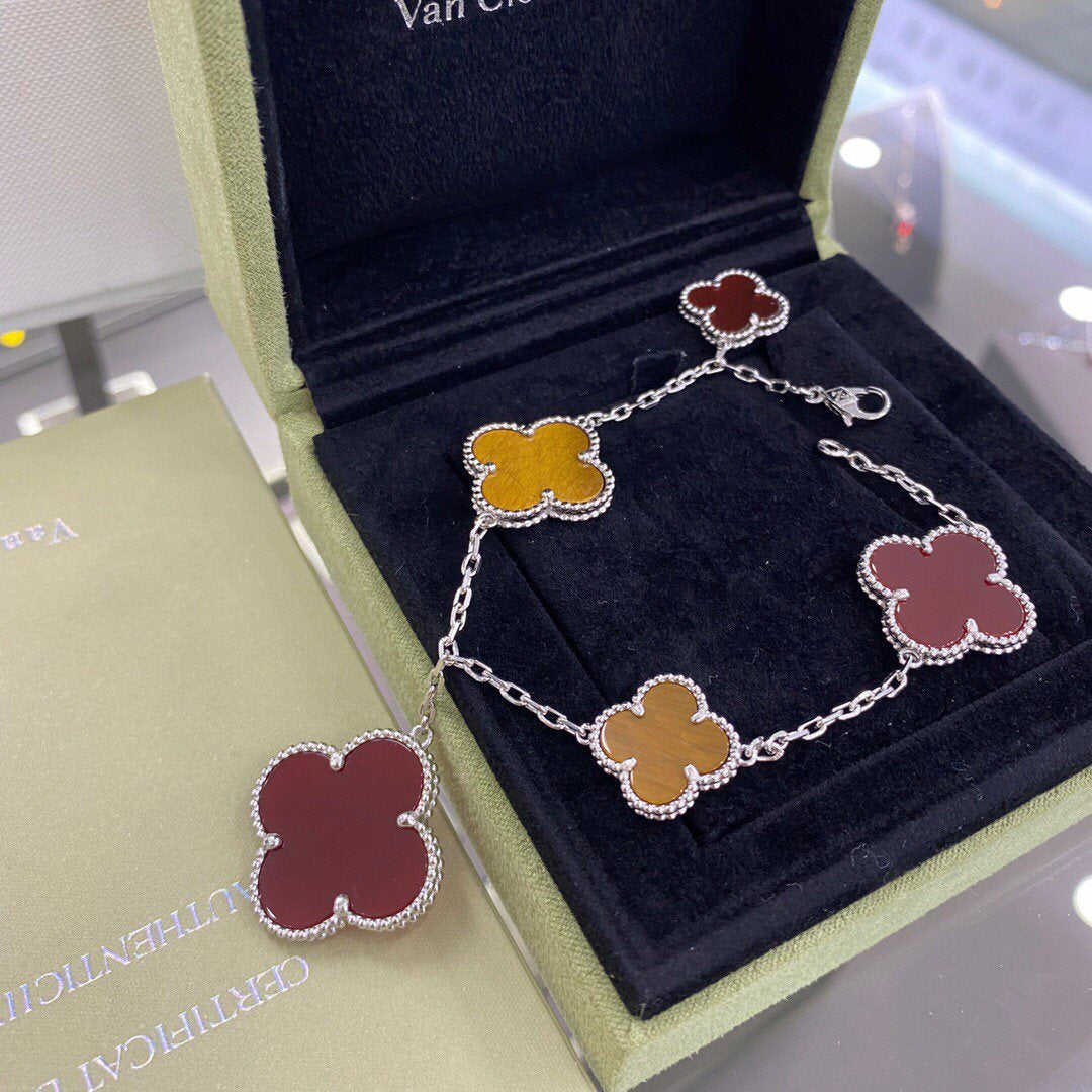 [Auream]CLOVER 5 MOTIFS SIVLER CARNELIAN TIGER EYE BRACELET