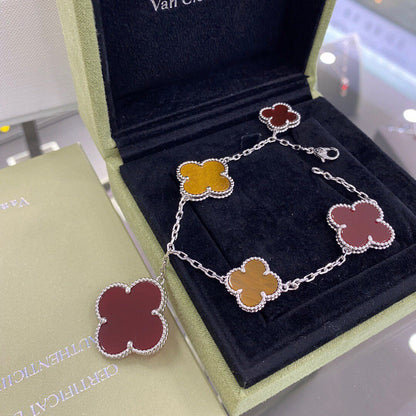 [Auream]CLOVER 5 MOTIFS SIVLER CARNELIAN TIGER EYE BRACELET